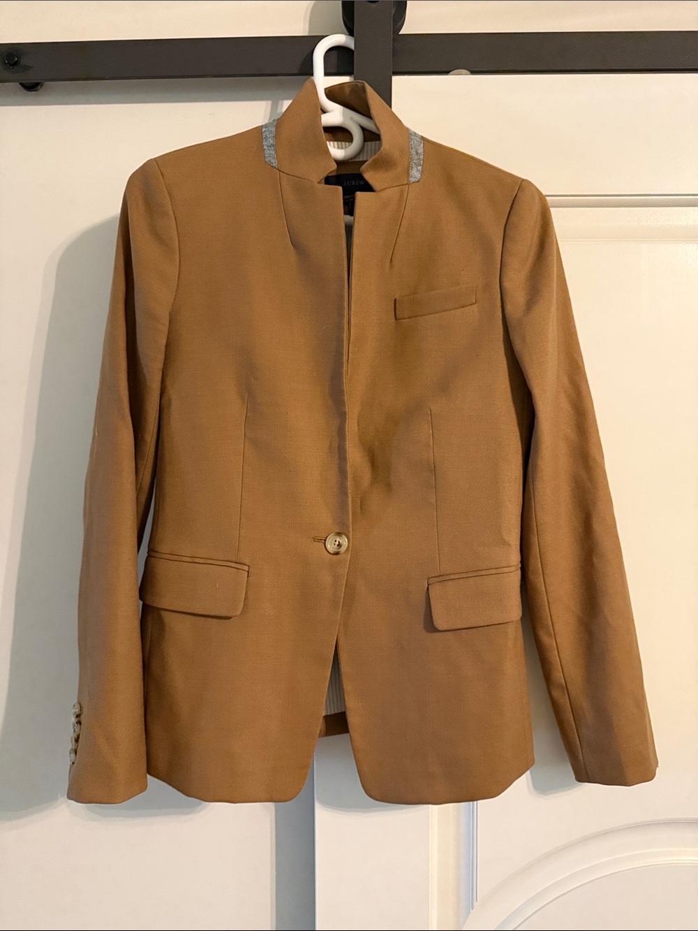 Wool Tan Single-Button Flipped Collar Blazer